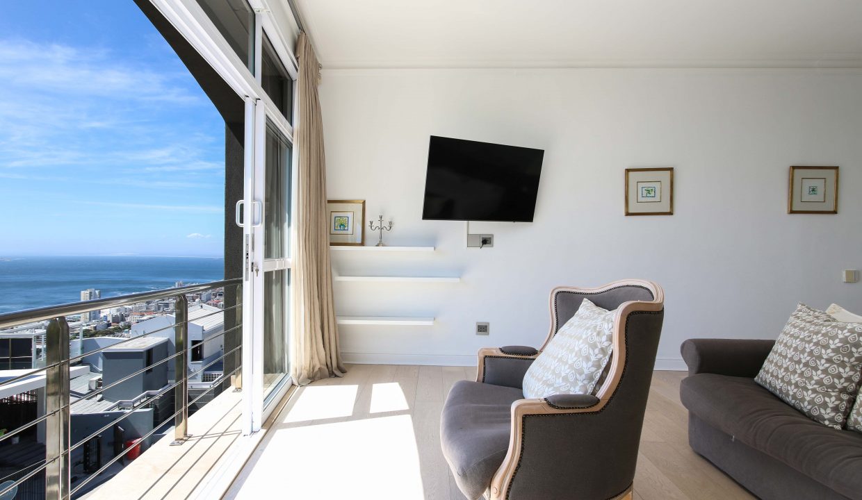 25 Arcadia Road, Fresnaye 1MB-9