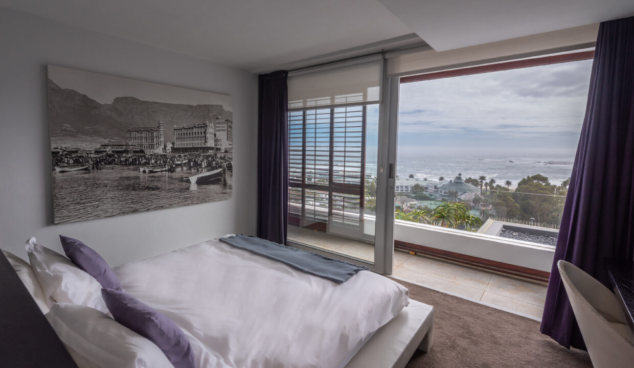 30.Double Bedroom with ocean view