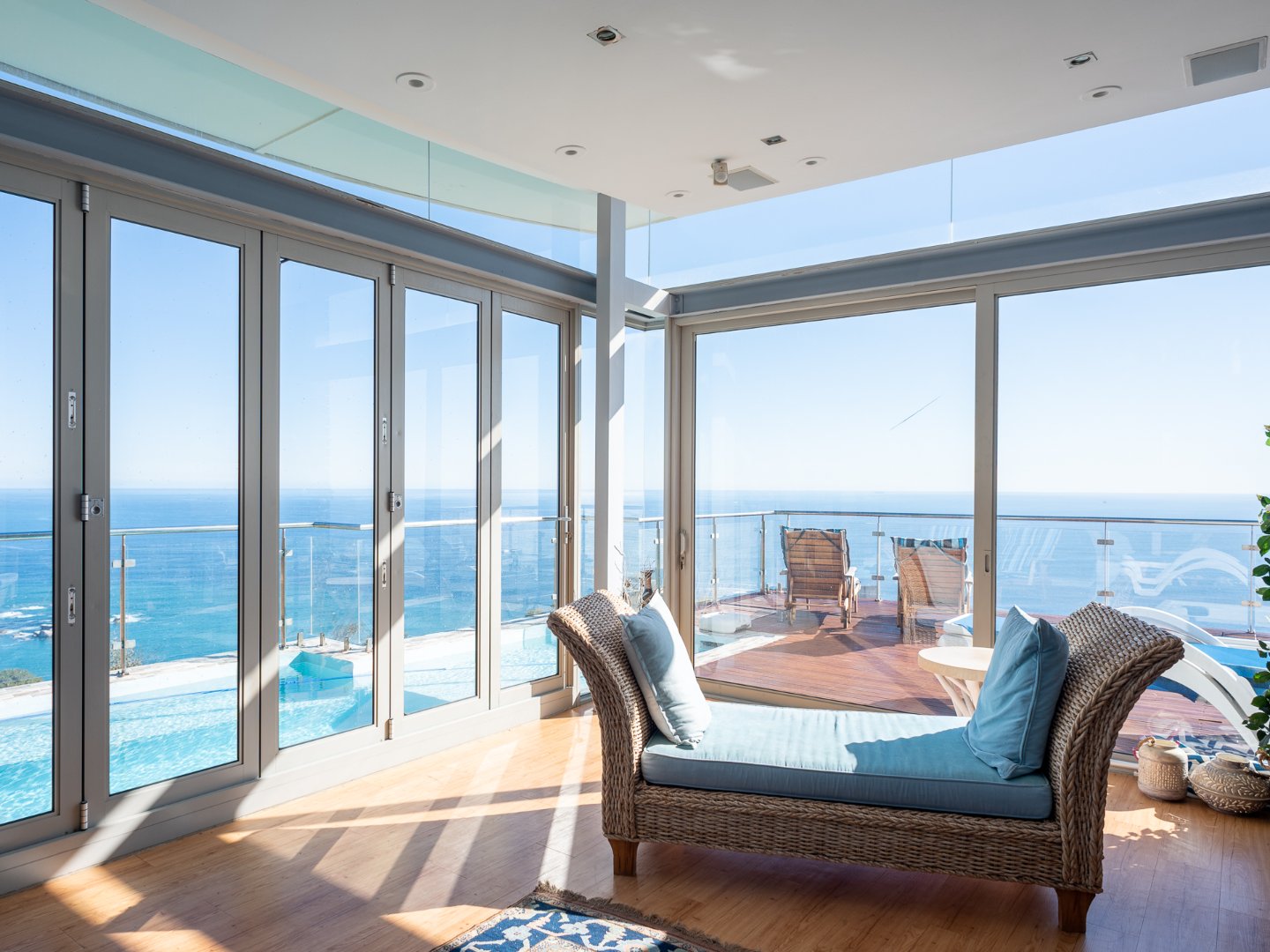 Beautiful Bantry Bay Villa with Unrivaled Views