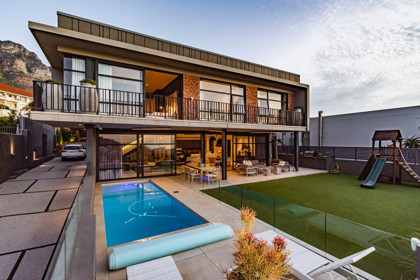 Spectacular 5-bedroom House in Camps Bay