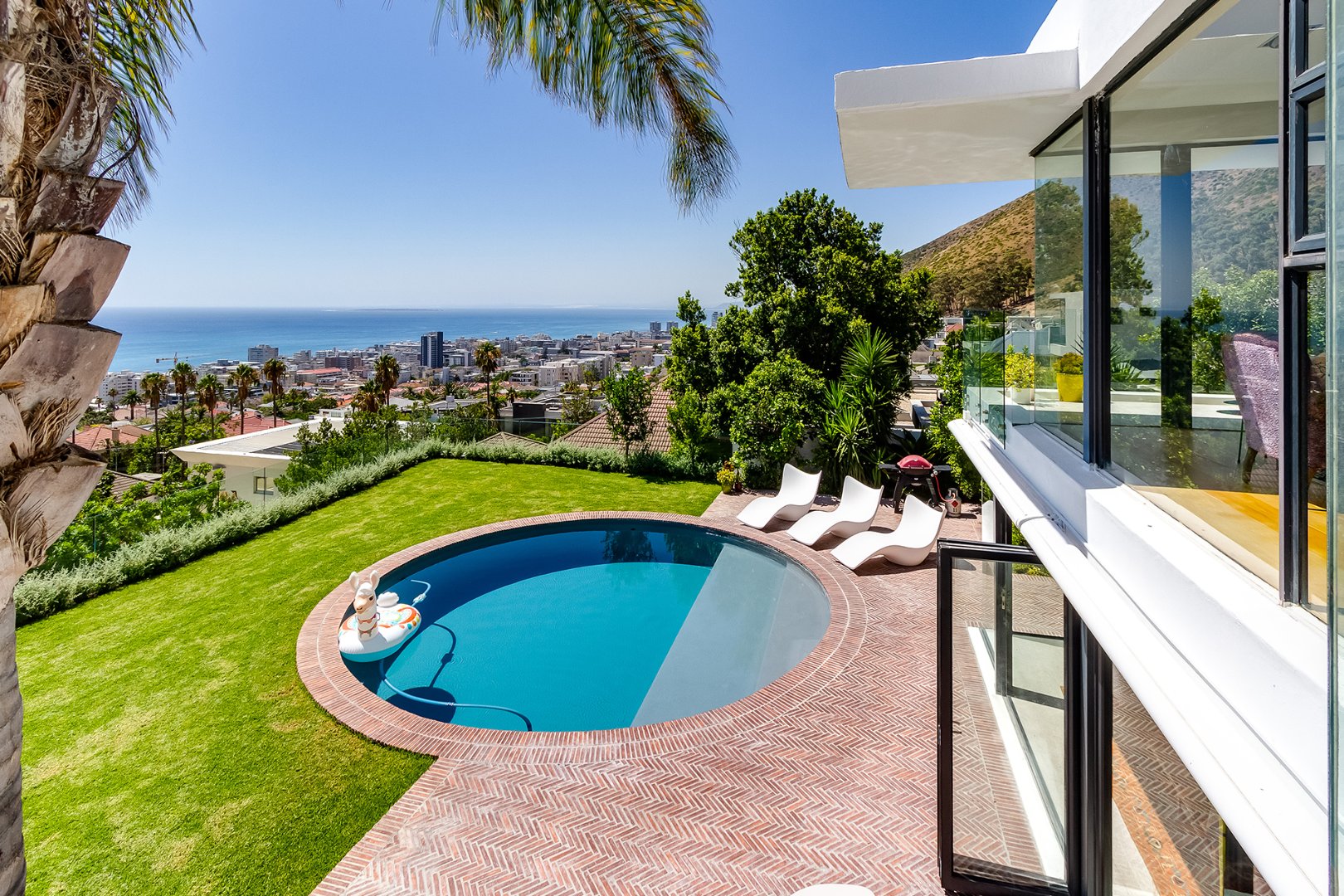 Magnificent 5 Bedroom Holiday Villa in Fresnaye