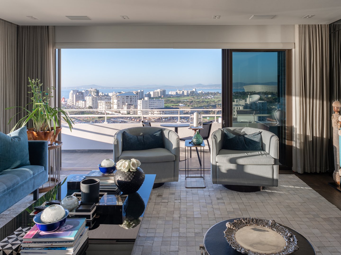 Magnificent 2 Bedroom Apartment With Incredible Views – Available 1 January 2023 Long Term
